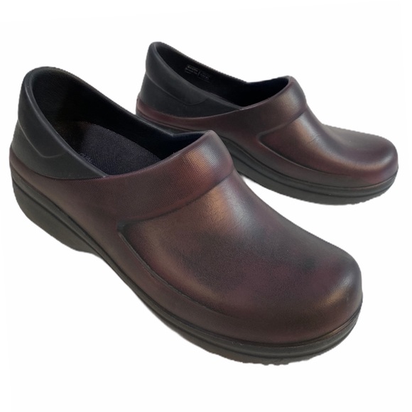 crocs neria pro ii women's work shoes